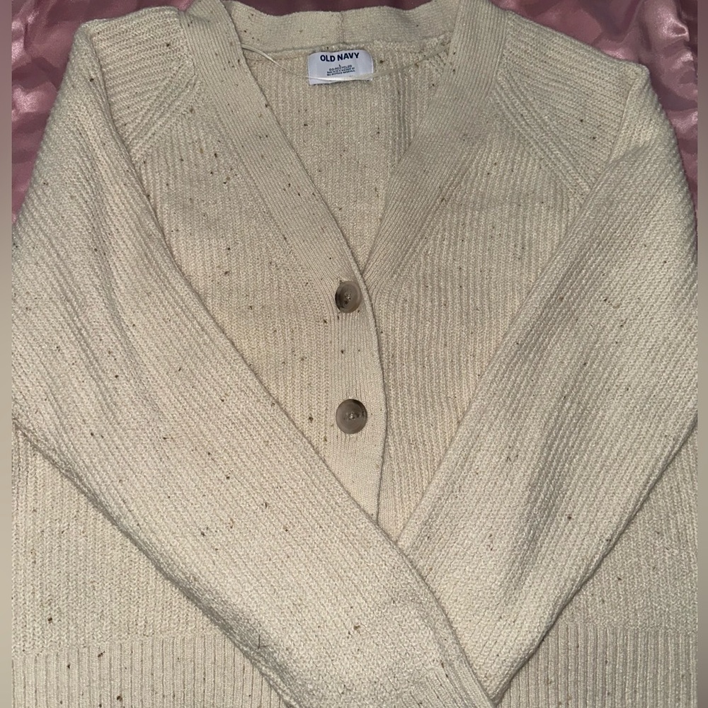 NEW WITH TAGS ✨ Old Navy women’s cream colored cardigan type sweater